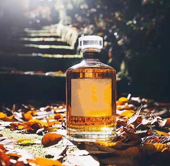 factory wholesale 500ml/750ml whisky bottle/wine bottle/glass bottle/hot sale whisky bottle/support customization